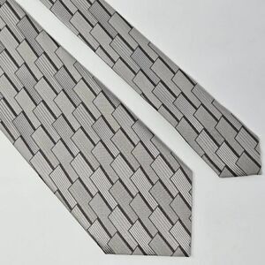 PHILIPPE ERTU JAPAN SILK TIE GRAY CREAM SATIN CITY SKYLINE GEOMETRIC 3.75" X 56"